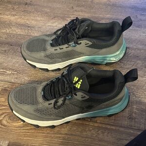 Columbia Men's Gray and Blue Trail Shoes